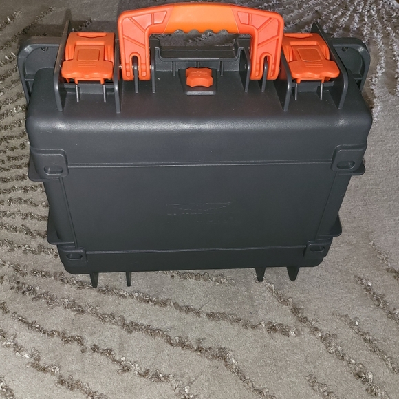 Invicta 8-Slot Dive Case - Picture 3 of 3